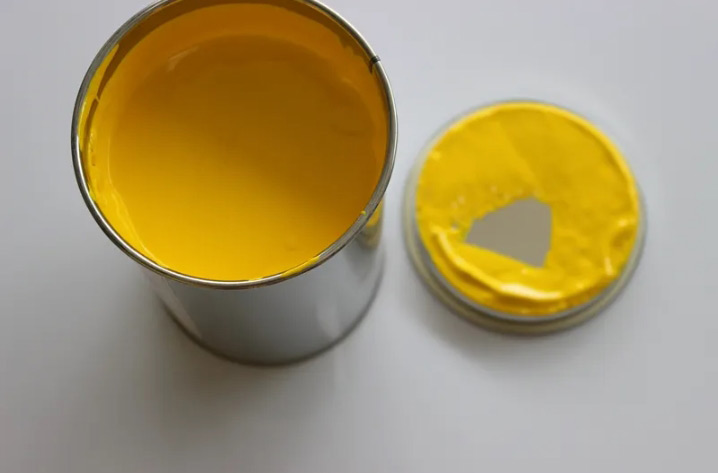 在印刷行業(yè)，油墨的品質(zhì)直接影響生產(chǎn)的品質(zhì)及效率。當(dāng)油墨粘度過(guò)低的時(shí)候，印刷會(huì)出現(xiàn)印刷露白，暈圈，水紋等現(xiàn)象。為了使體系達(dá)到足夠的穩(wěn)定周期以滿足實(shí)際使用要求，往往需要添加一些助劑以獲得期望的穩(wěn)定性。比如，丙烯酸增稠劑就是個(gè)不錯(cuò)的選擇。它可以讓我們的印刷產(chǎn)品質(zhì)量更加穩(wěn)定，也可以適度彌補(bǔ)印版、紙板及設(shè)備方面的不足之處。今天在這里給大家介紹一下丙烯酸增稠劑的作用和優(yōu)點(diǎn)。 丙烯酸增稠劑的作用和優(yōu)點(diǎn) 丙烯酸增稠劑是一種非離子疏水改性聚氨酯流變?cè)龀韯?，具有出色的高剪切粘度增稠效果，良好的成膜性能和光澤特性，?></a>
            </li>
    
        </ul>
    </div>
    


    <div   id=