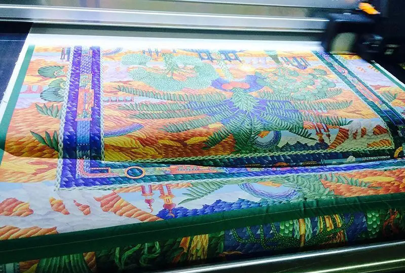 (圖:印花工藝展示圖)