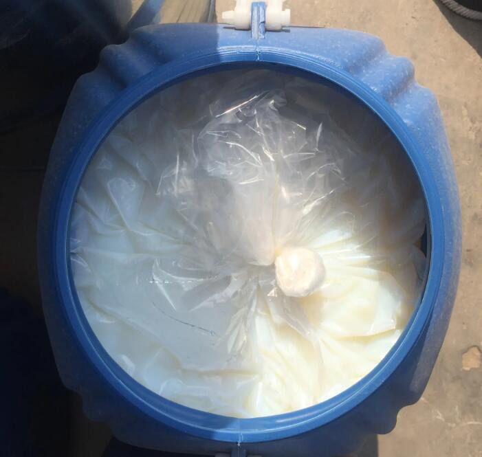 （圖：苯丙乳液展示圖）